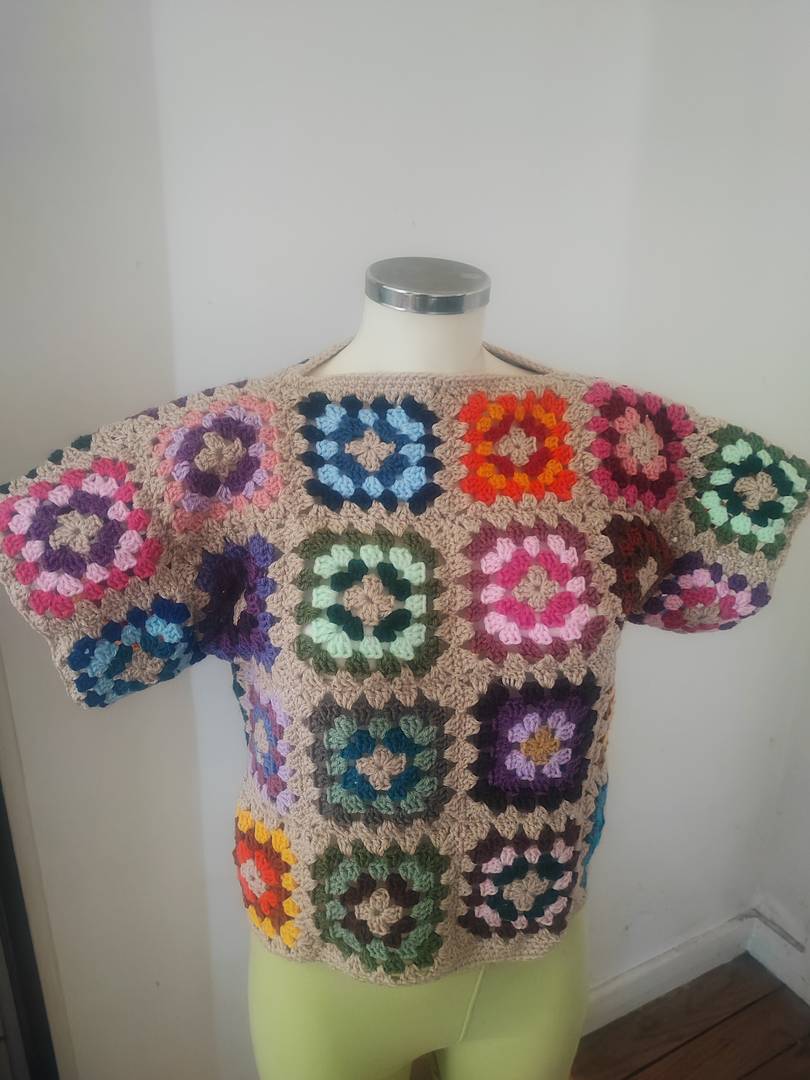 Top au Crochet "Granny Square" Multicolore – Style Bohème Rétro Fait Main