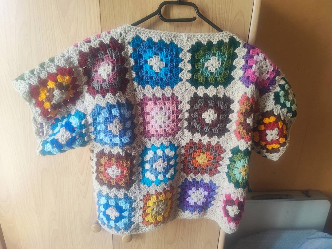 Top au Crochet "Granny Square" Multicolore – Style Bohème Rétro Fait Main