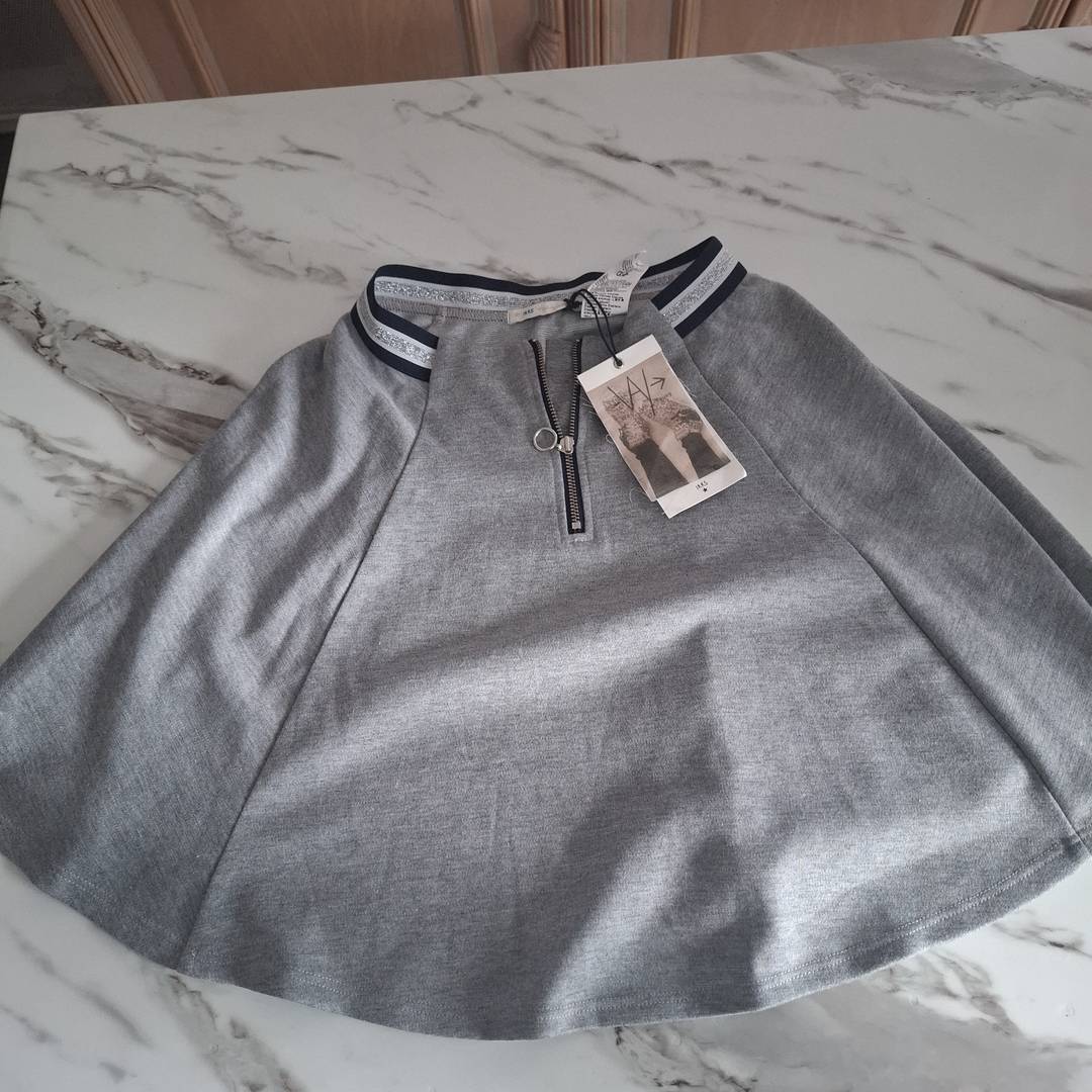 Jupe Fille IKKS Grise – Taille 12 Ans – Neuve, Style Sport Chic (Fabriquée en France) 