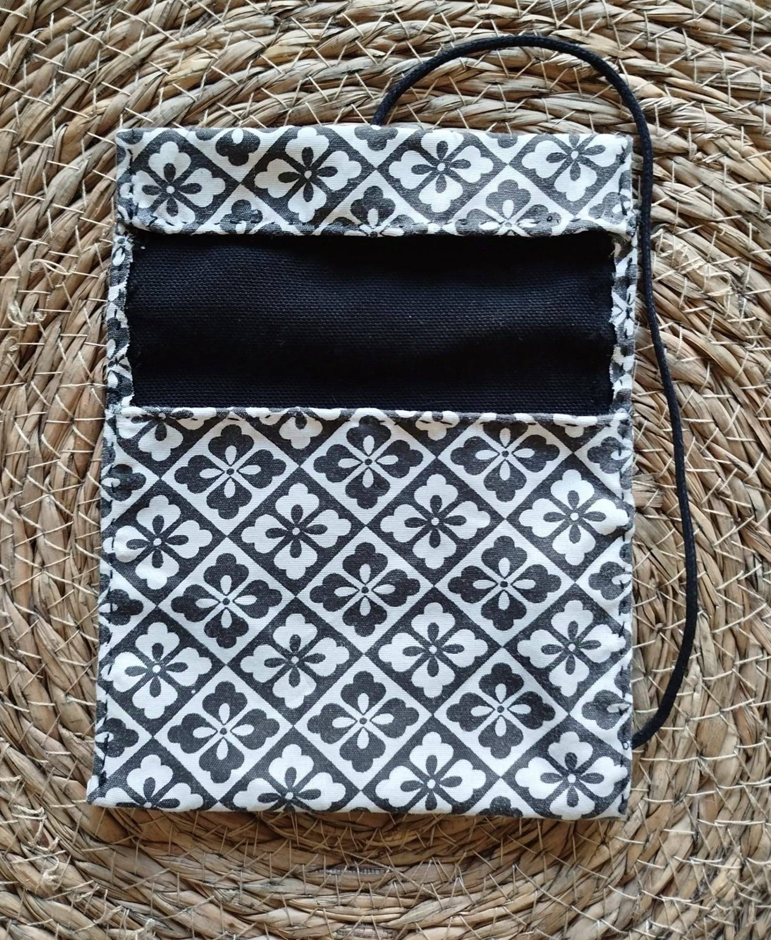 Pochette de rangement artisanale