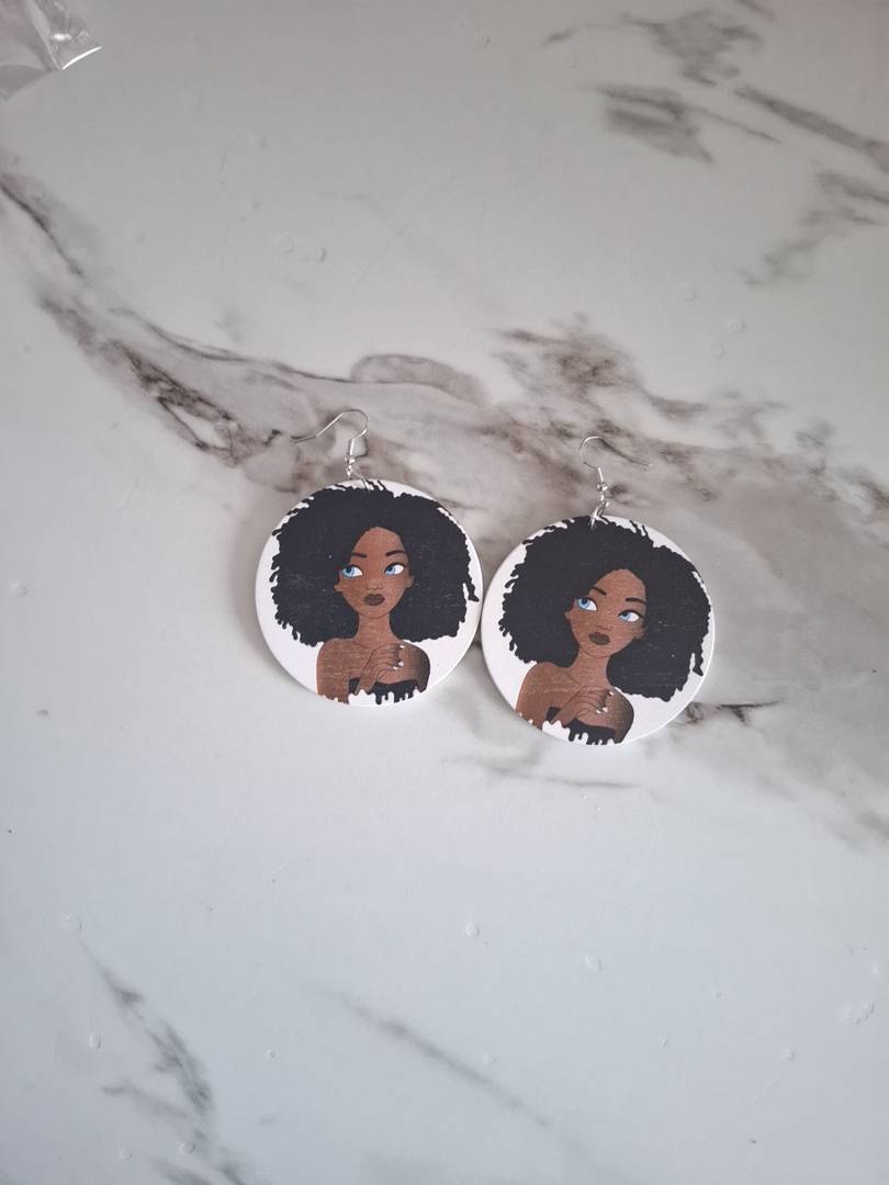 Boucles d'Oreilles Rondes en Bois "Femme Africaine" – Originales & Neuves