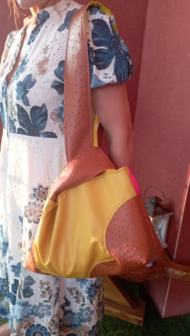 Sac cabas bicolore en simili cuir – Pièce unique et moderne