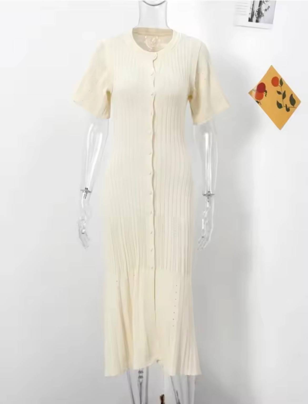 Robe Longue en Tricot Côtelé Blanche Cassé – Élégance Française & Confort