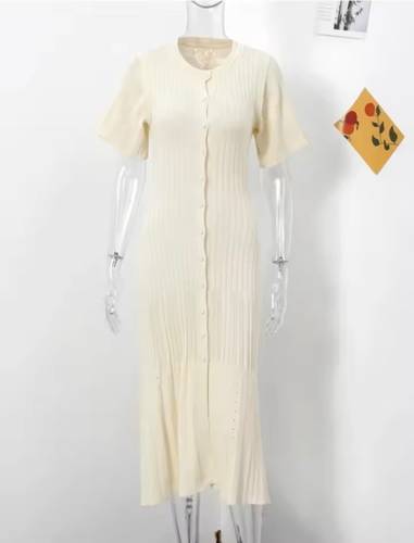 Robe Longue en Tricot Côtelé Blanche Cassé – Élégance Française & Confort