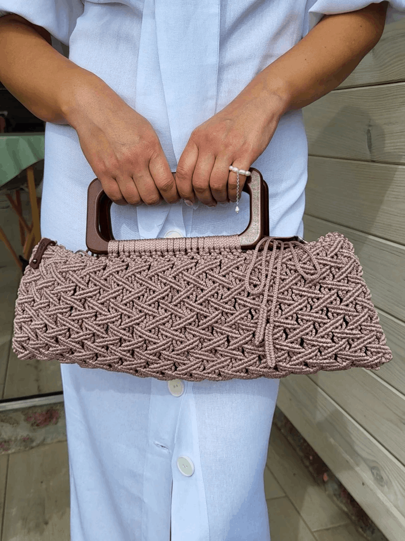 Sac à Main en Crochet avec Anse Rigide – Élégance Artisanale Bohème