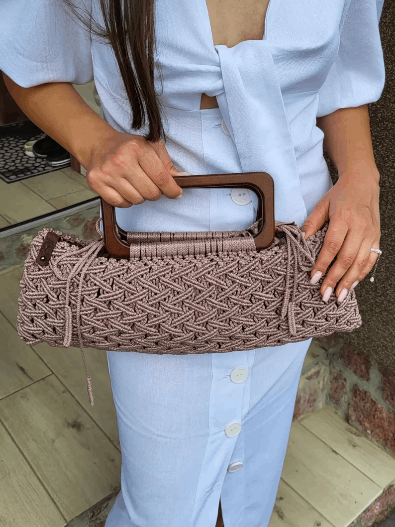 Sac à Main en Crochet avec Anse Rigide – Élégance Artisanale Bohème