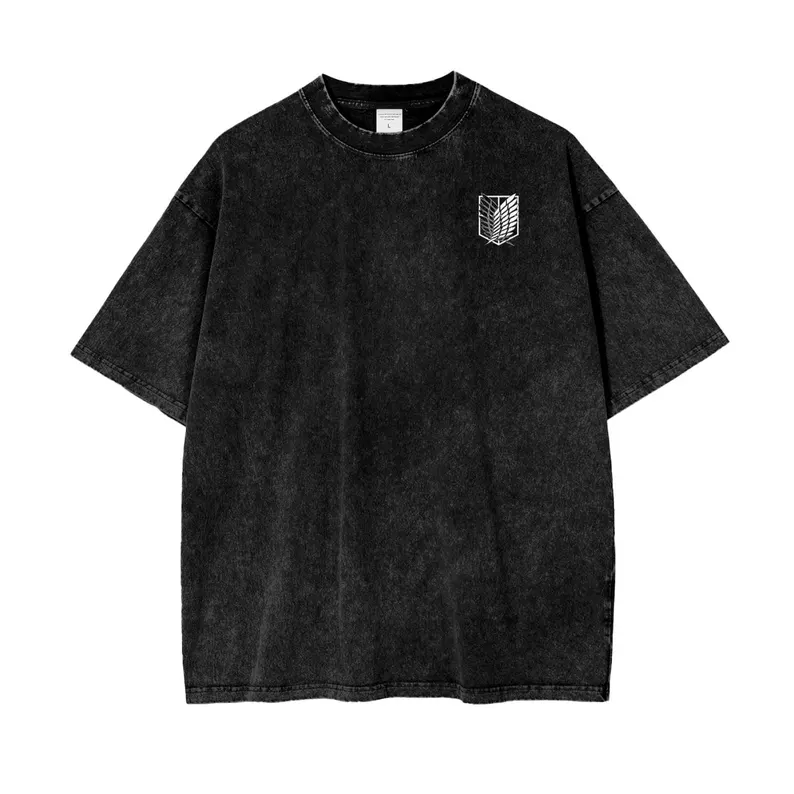 T-shirt Oversize “Attack on Titan” – Délavage effet vintage