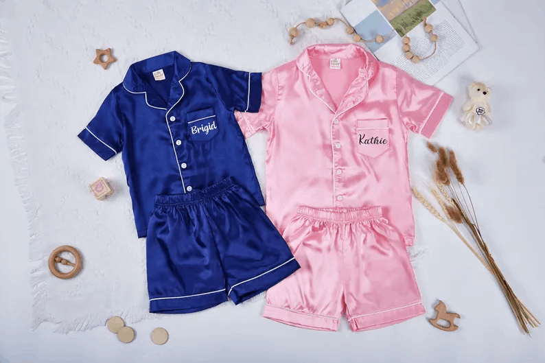 Flower Girl Getting Ready Outfit,Junior Bridesmaid Pajamas,Matching Bridesmaid PJs,Personalized Gifts for Birthday,Flower girl Gifts For Her