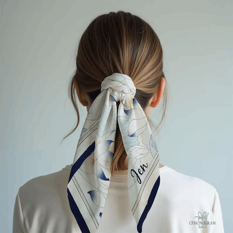 Élégante Écharpe en Soie – Motif Feuilles et Oiseaux