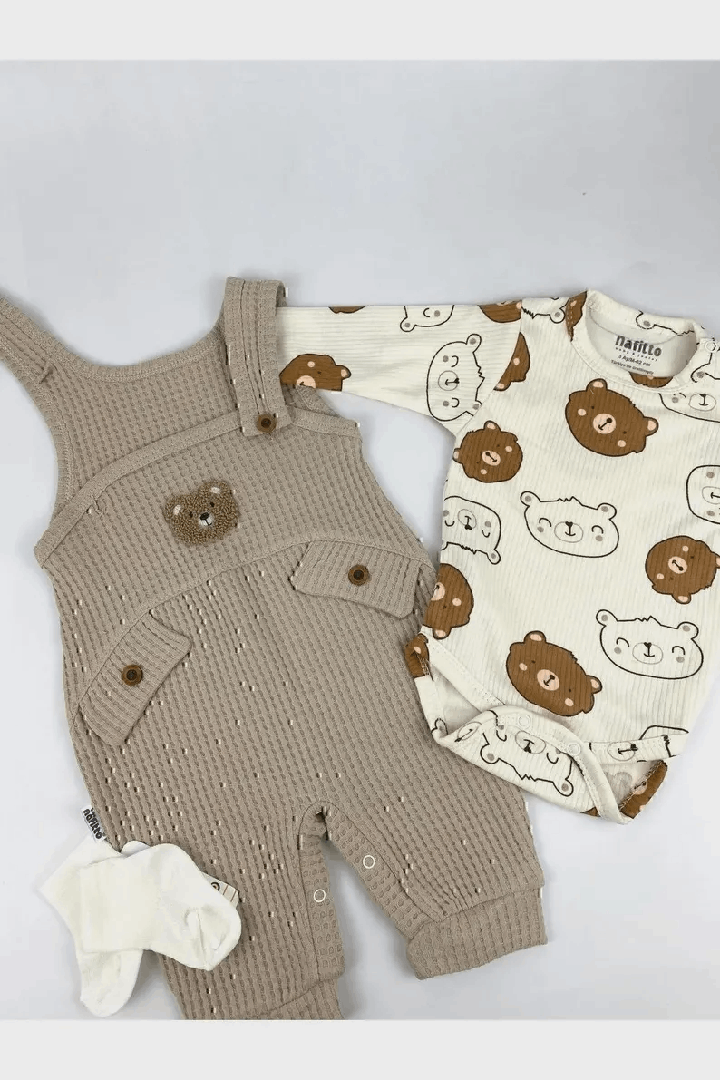 Salopette Bébé Tricotée à la Main – Confort et Style pour Toutes Saisons