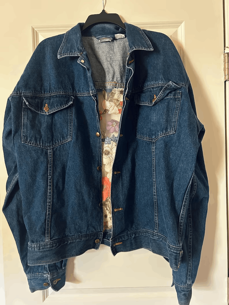 Veste en Jean Personnalisée avec Dentelle et Fleurs Bohèmes – Veste Oversize Unique