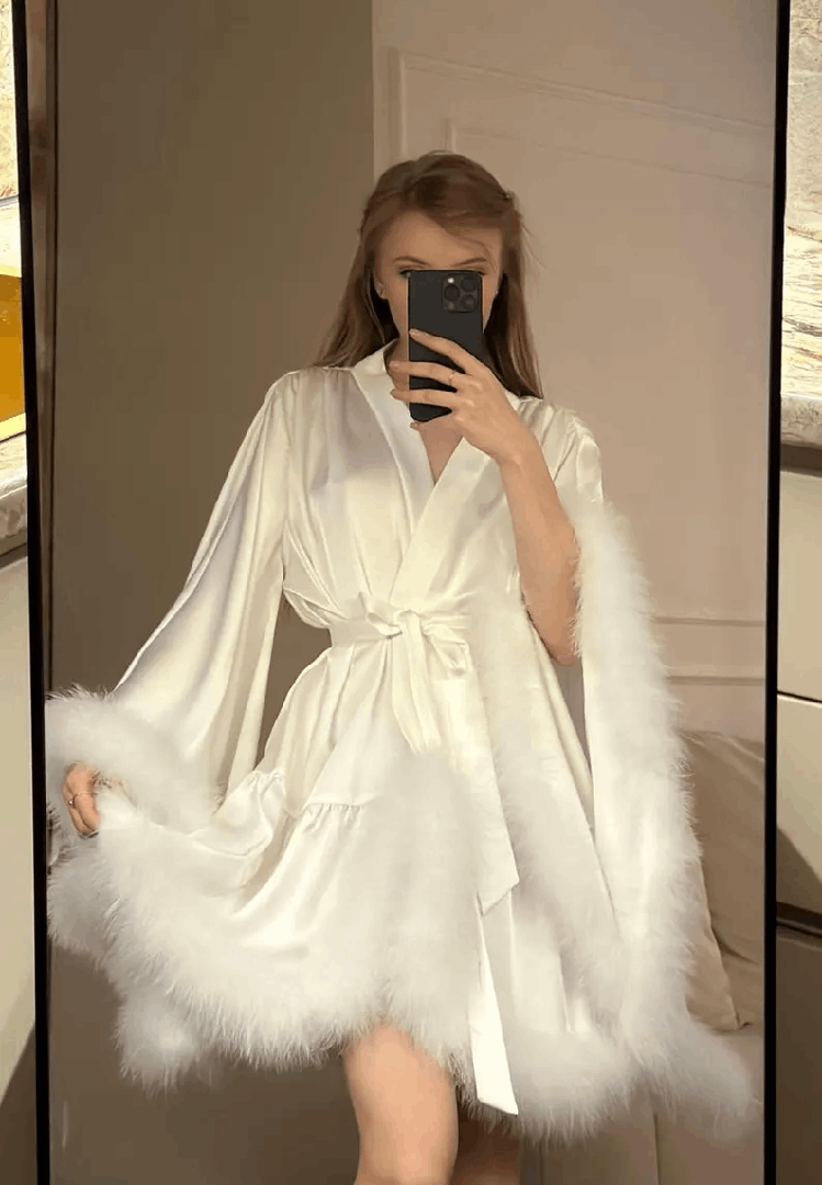 Feather Personalized Satin Luxe Robes, Luxury Bridal Loungewear, Photoshoot Robe, Satin Sleepwear, Customized Kimono Robe for Wedding, Party