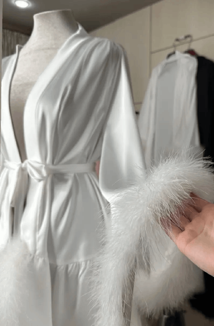 Feather Personalized Satin Luxe Robes, Luxury Bridal Loungewear, Photoshoot Robe, Satin Sleepwear, Customized Kimono Robe for Wedding, Party