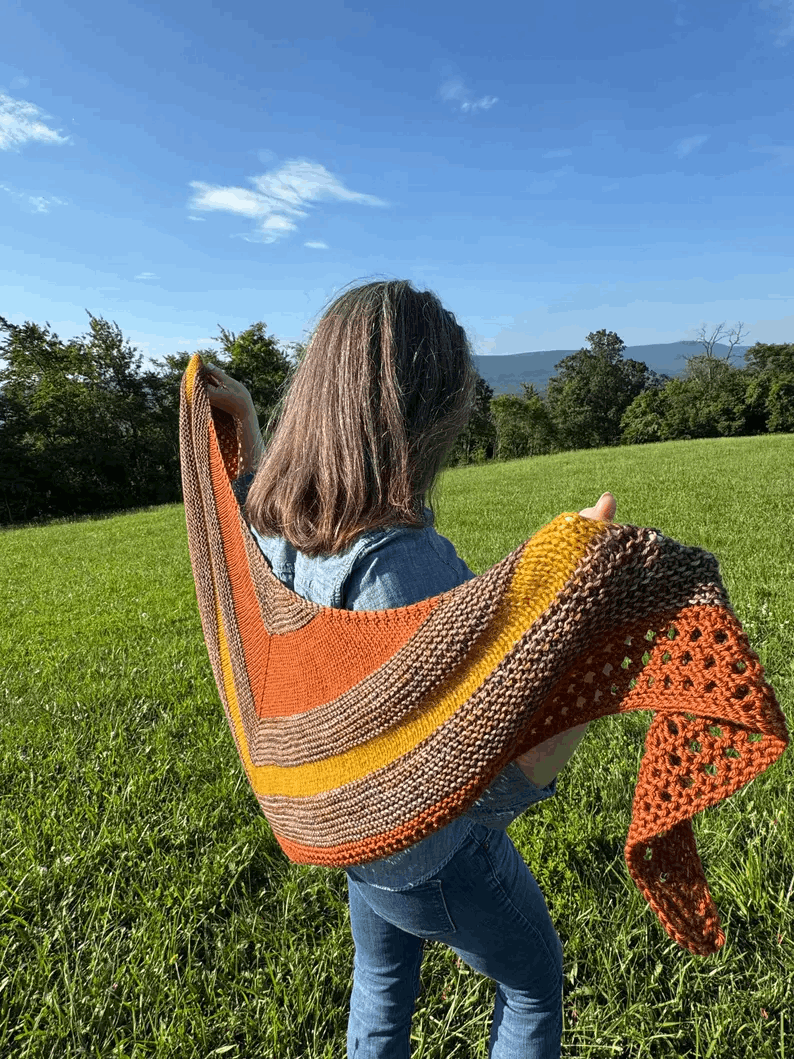 Crochet Shawl PATTERN – Kaleidoscope Shawl, Poncho triangulaire à franges avec boutons