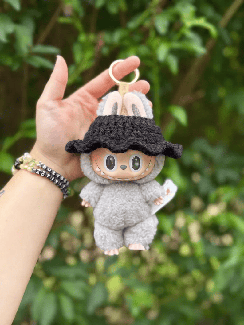 Mini Chapeau en Crochet pour Poupées Labubu – Accessoire fait main